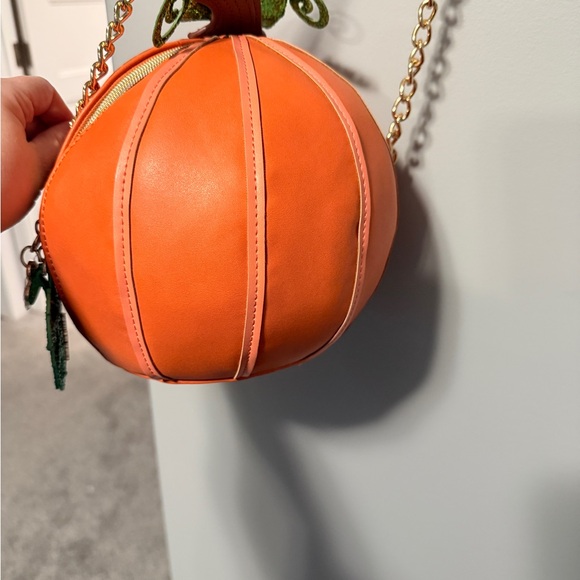 Betsey Johnson Pumpkin Crossbody Bag NWOT - Picture 4 of 5